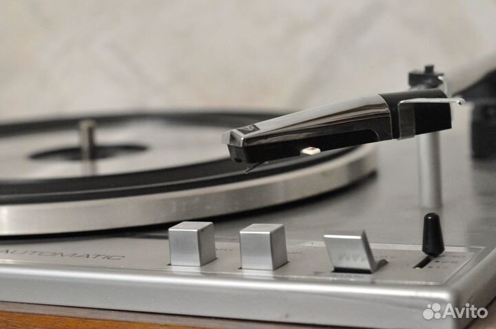 Проигрыватель винила philips