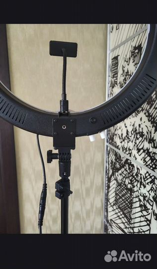 Кольцевая лампа со штативом