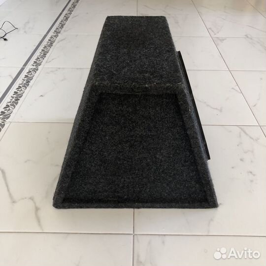 Сабвуфер JBL