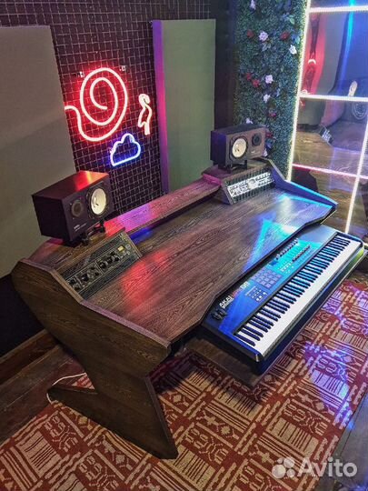 Стол звукорежиссёра