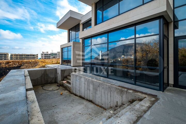 Дом 262,7 м² на участке 5,3 сот.