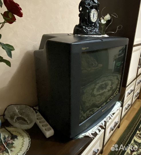 Телевизор Panasonic большой