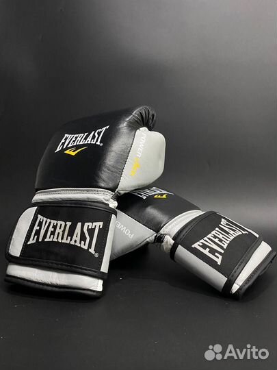 Боксерские перчатки Everlast Power Lock