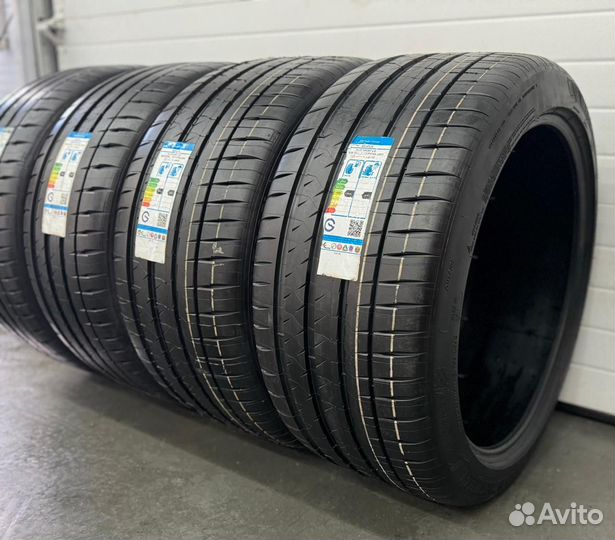 Michelin Pilot Sport 4 S 285/40 R23 и 325/35 R23 115Y