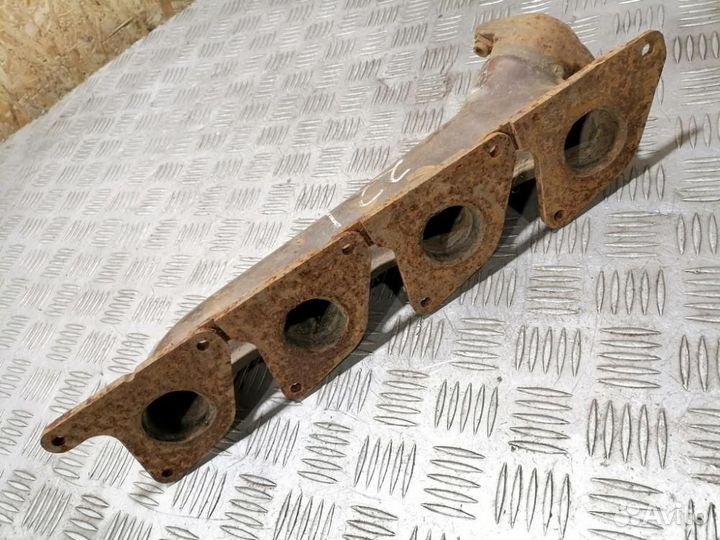 Коллектор выпускной левый S500 221