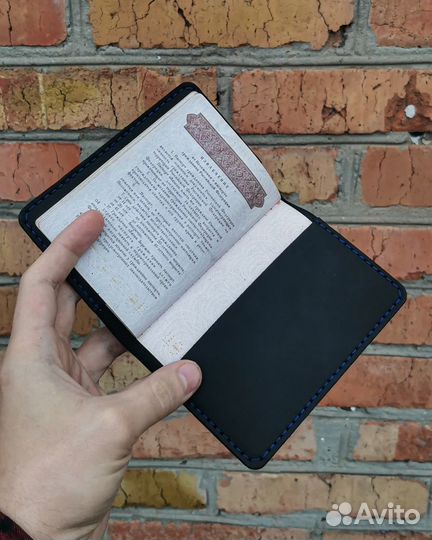 Обложка на паспорт из натуральной кожи. Ручной шов