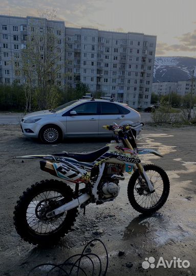Мотоцик avantis FX 250 Lux