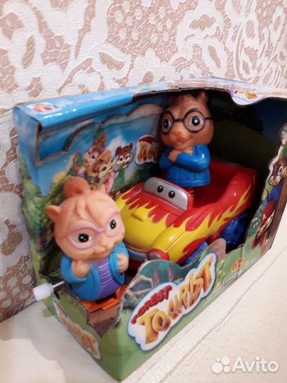 Игрушка новая Лесные белки музыкальная