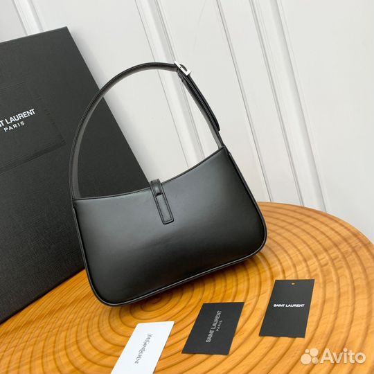 Сумка Saint Laurent LE 5 A7 в серебре