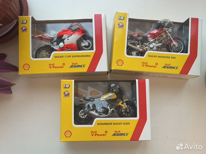 Модель мотоцикла shell ducati 1:18