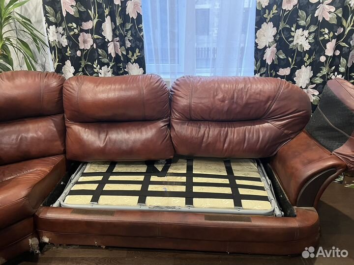 Кожаный угловой диван бу