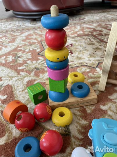 Развивающие игрушки для малышей пакетом