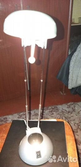 Лампа настольная