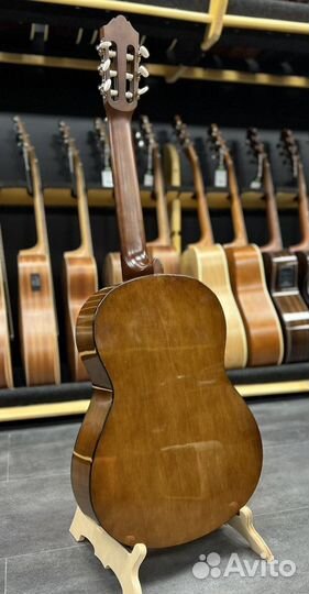 Классическая гитара Yamaha