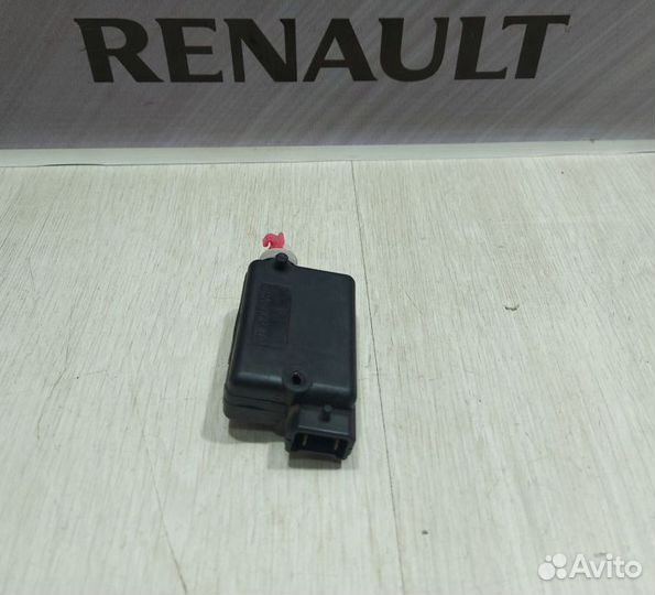 Активатор доводчик замка Renault sandero 2