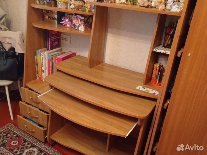 Письменный стол для школьника бу