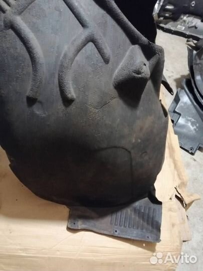 Подкрылок передний левый Porsche Macan