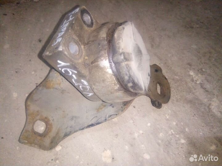 Подушка двигателя правая Ford Focus 1 1.6-2.0