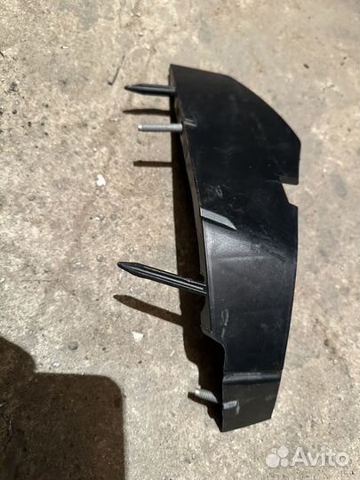 Направляющие бампера додж Челенджер