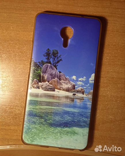 Чехлы на телефон