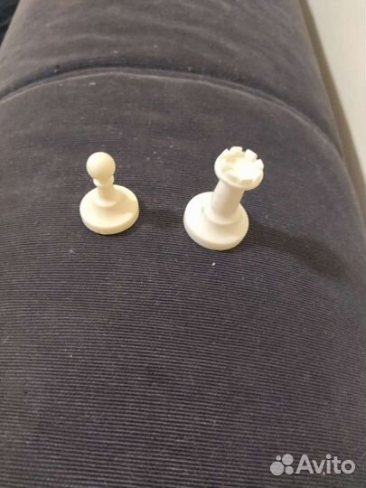 Шахматные фигуры. Ладья и пешка. Пластик