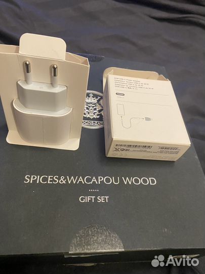 Зарядное на iPhone и оригинальный кабель