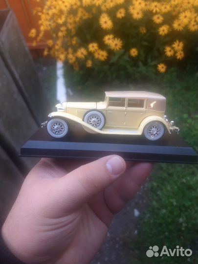 Коллекционная модель на постаменте. Новая