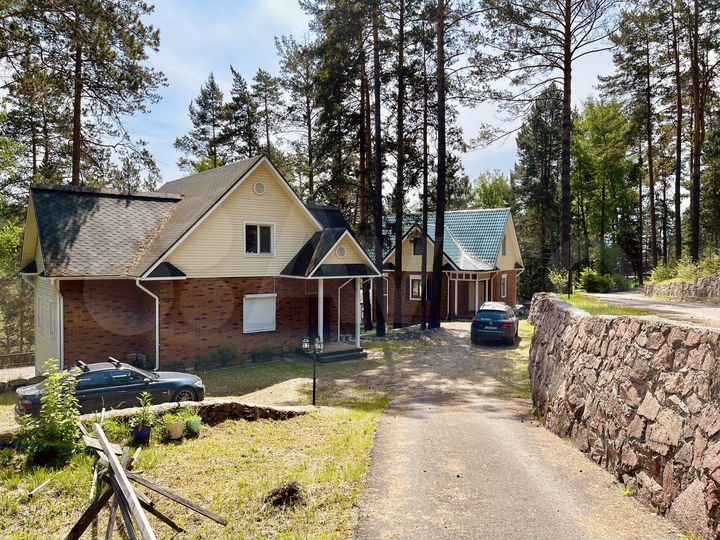 Дом 220,6 м² на участке 13 сот.