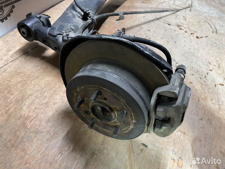 Балка задняя Toyota Sienna 2 (4WD)