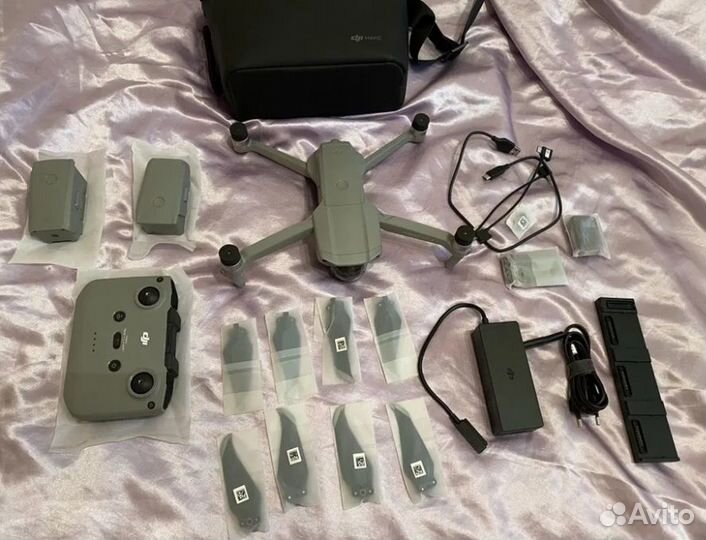 Квадрокоптер DJI Mavic Air 2 Combo