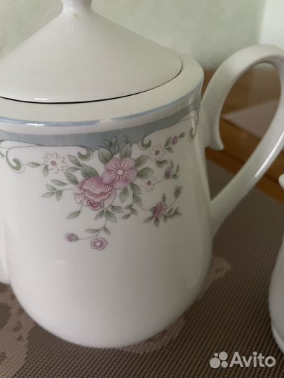 Чайник заварочный и сливочник