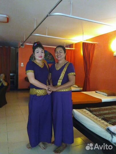 Массажист тайского массажа