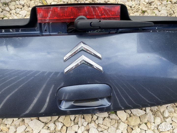 Накладка крышки багажника citroen c4 купе 2008