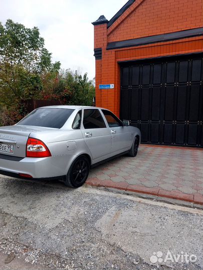 LADA priora седан