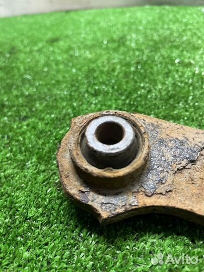 Рычаг подвески верхний задний правый Mitsubishi