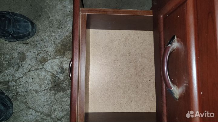 Тумба прикроватная