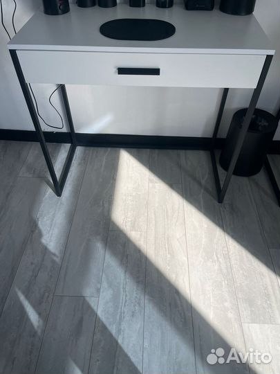 Продам стол