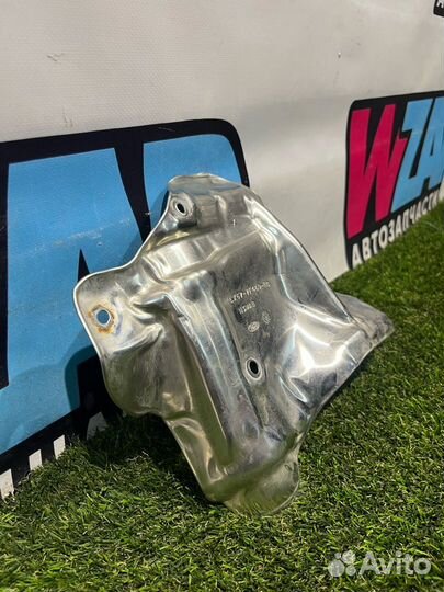 Тепловой экран моторного отсека Ford Escape