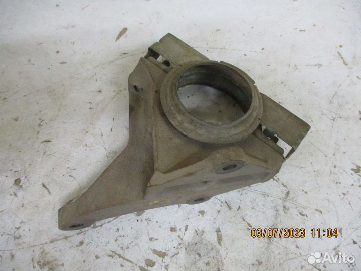 Кронштейн правого привода Форд Фьюжн