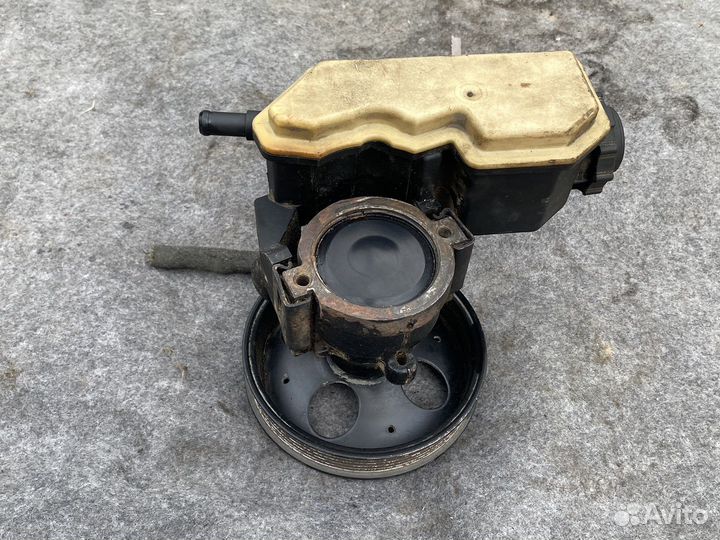 Насос Гура с бачком Opel Vectra B