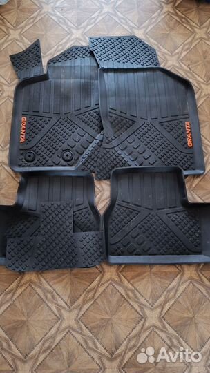 Автомобильные коврики резиновые на гранту б/у