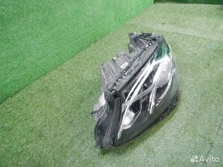 Фара левая Mercedes-Benz E-Class