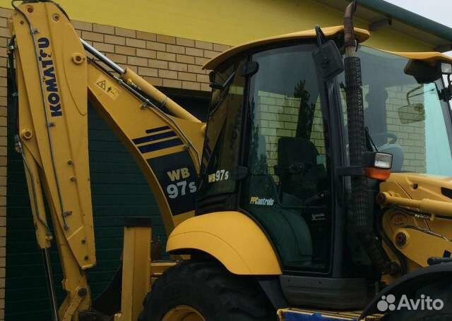 Komatsu WB97S-5 Стекло боковое правое