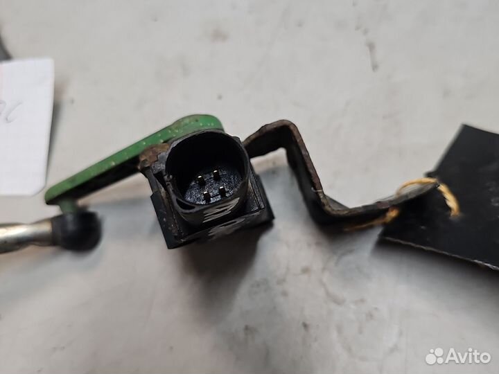 Датчик положения кузова Volkswagen Scirocco 08—14