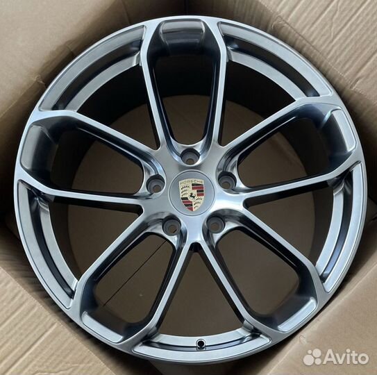 Кованые диски на Porsche Cayenne 957/958 R22