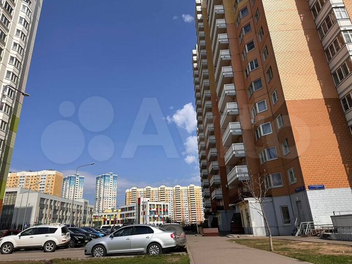 Комната 6 м² в 5-к., 1/19 эт.