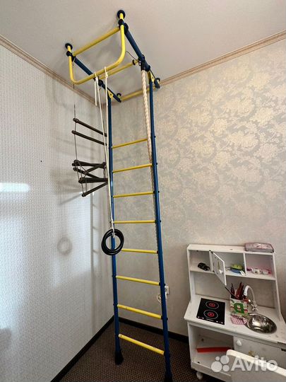 Шведская стенка с турником