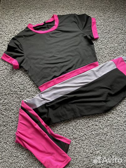 Костюм для фитнесса топ и лосины 44