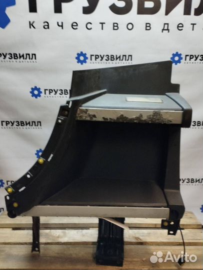 Подножка кабины левая Volvo FH4 82142327