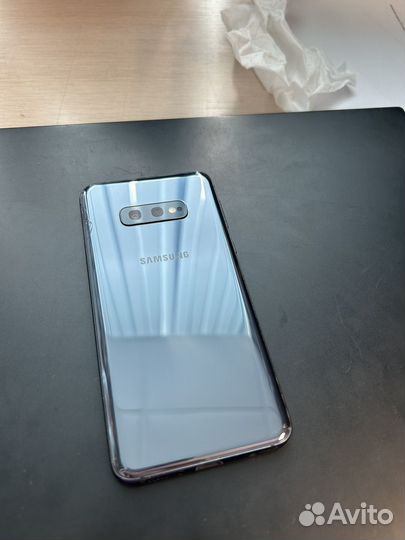 Samsung Galaxy S10e, 6/128 ГБ